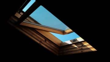 De quoi s’agit-il exactement lorsqu’on parle d’une fenêtre de toit ?